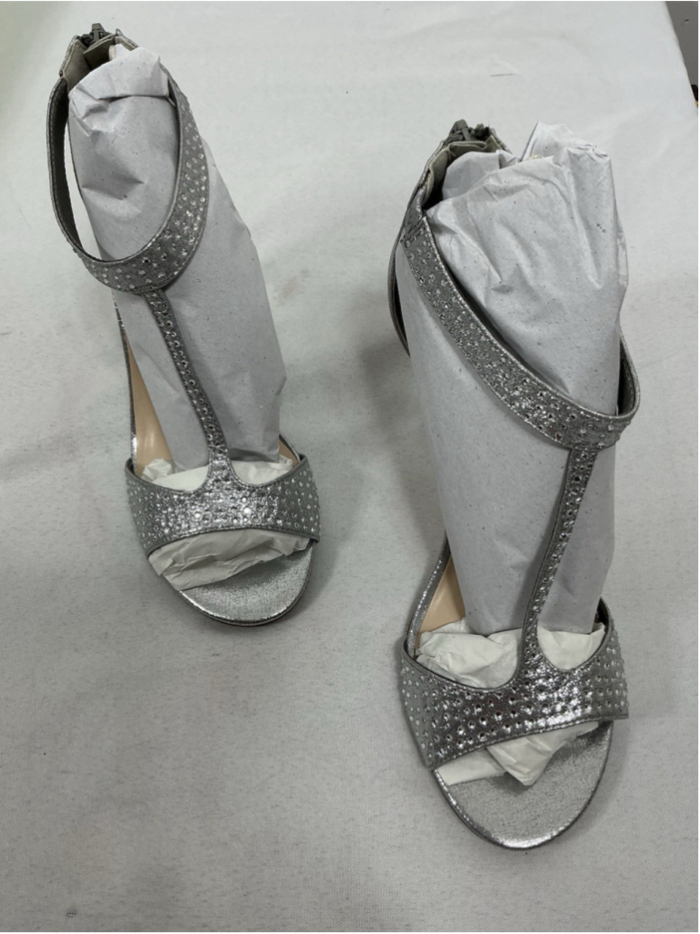 Womans New In Box City Classified Alicia Formal Evening Stiletto Pumps 10 Silver
